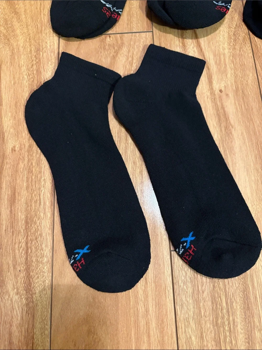 New size XL (13-16 shoe size) men’s lot of 8 pairs Hanes x-temp athletic socks